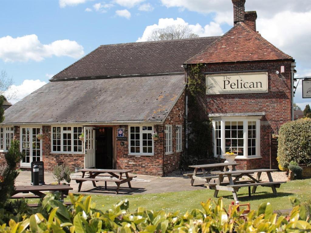 The Pelican Inn Froxfield  Exterior foto